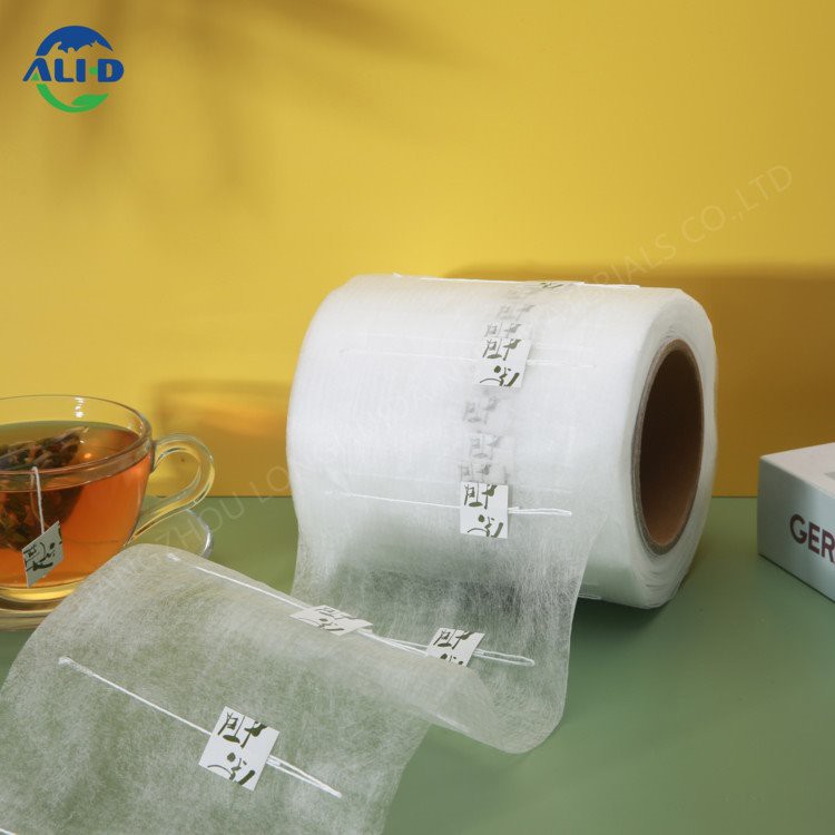 Rotolo di tessuto non tessuto con cordino ed etichetta per tè nero