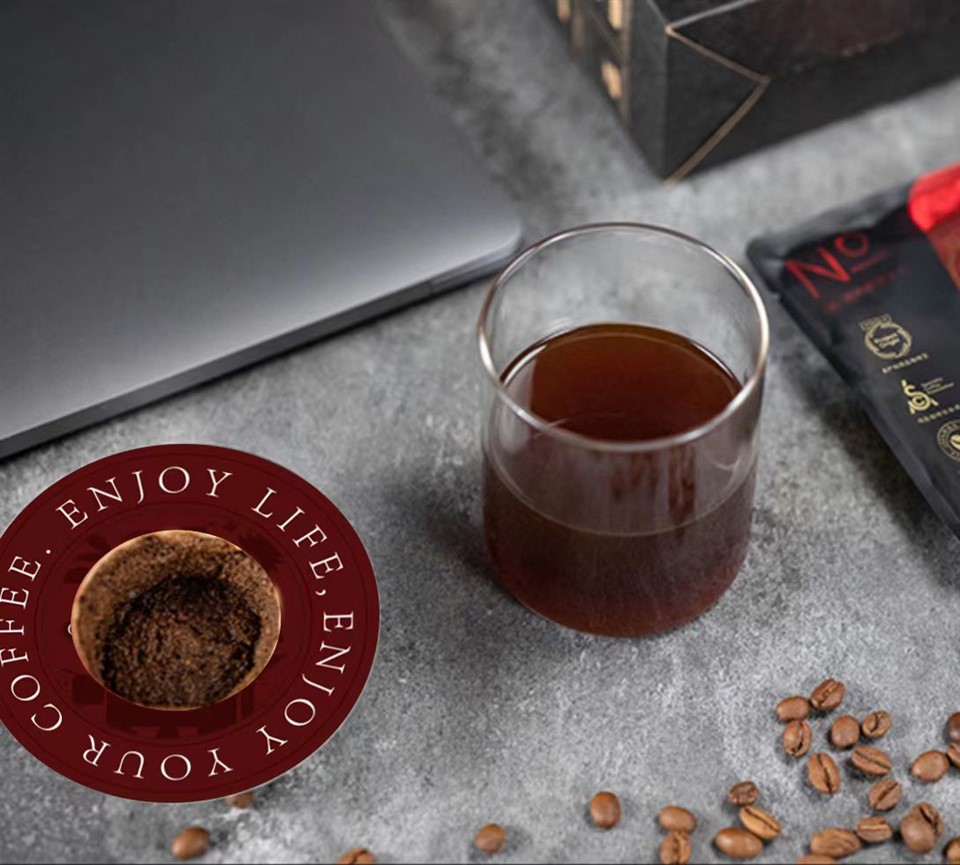 Caffè a goccia con disco volante UFO